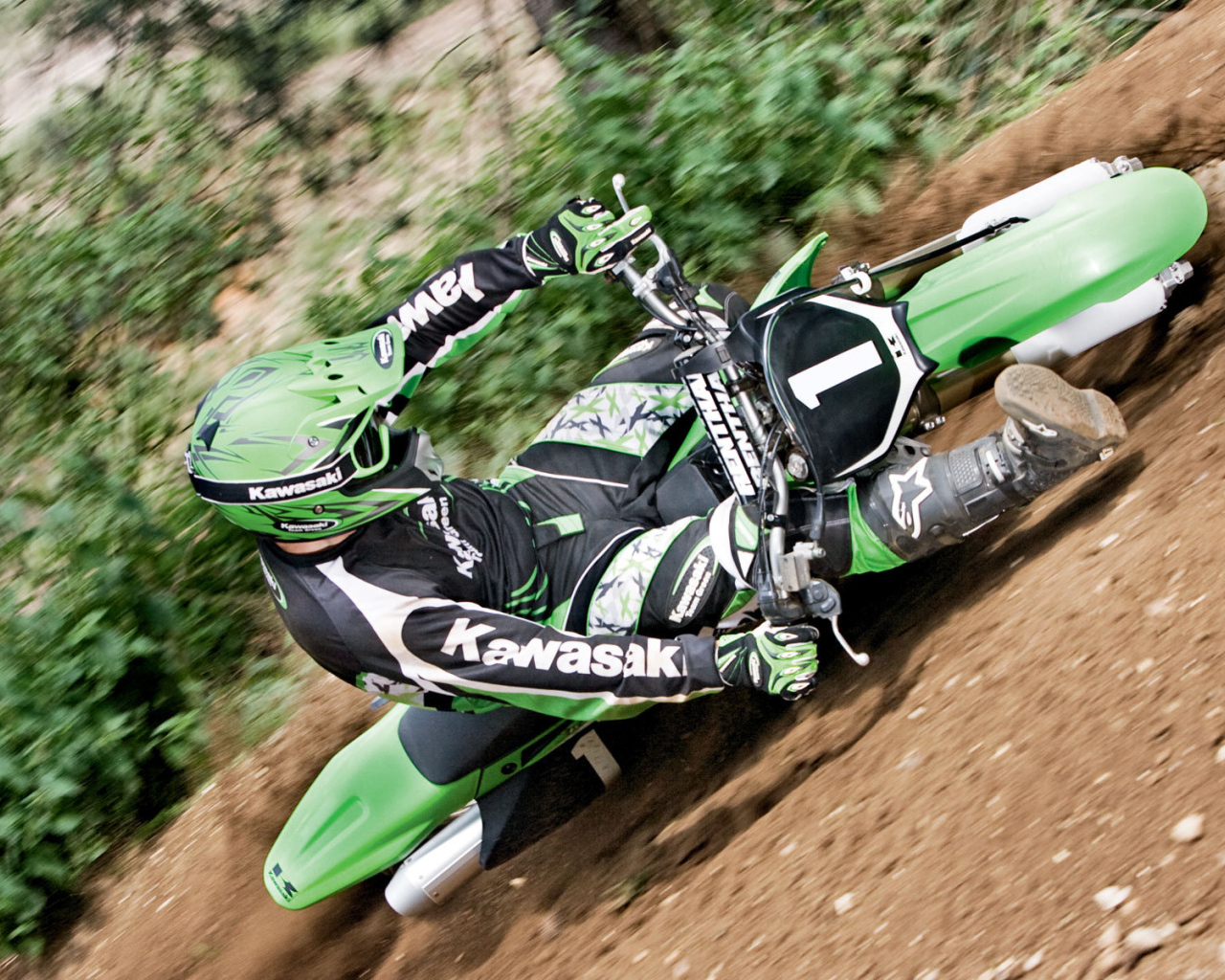 Красивый мотоцикл Kawasaki KX 250 F