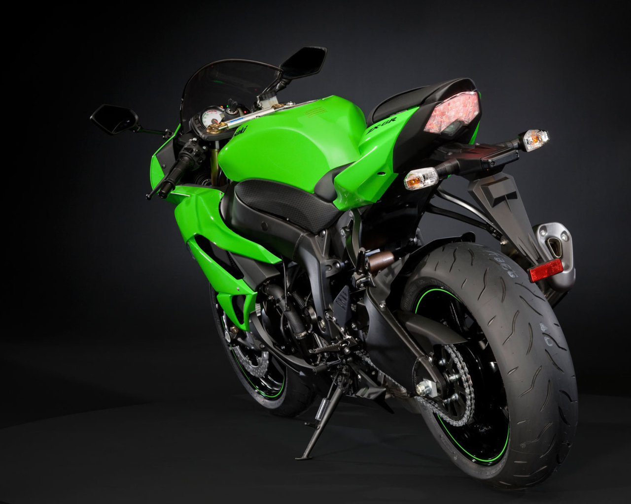 Красивый мотоцикл Kawasaki Ninja ZX-6R