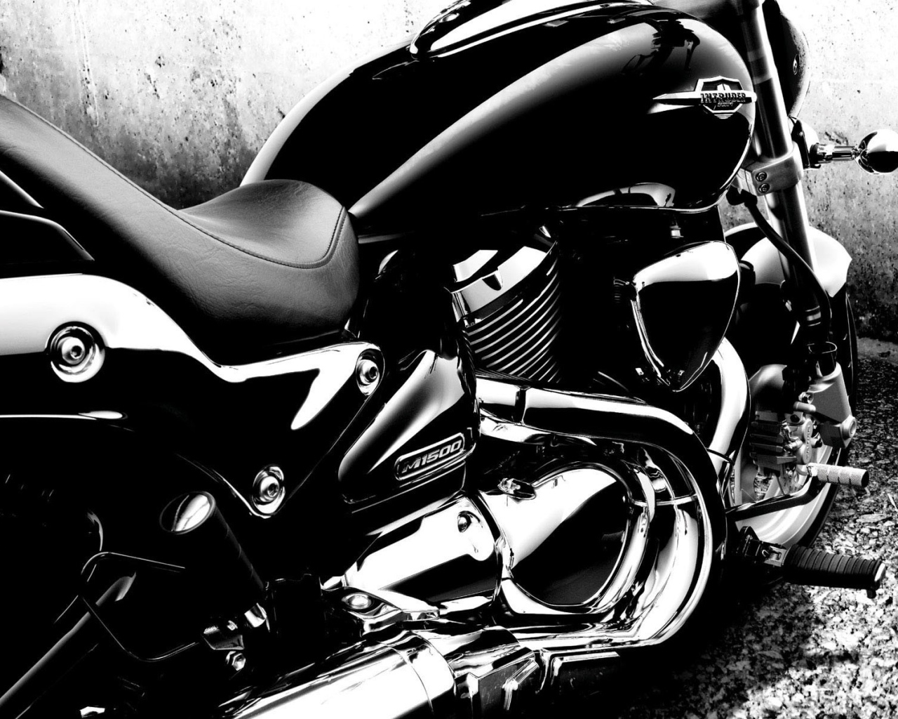 Красивый мотоцикл Suzuki Intruder M1500