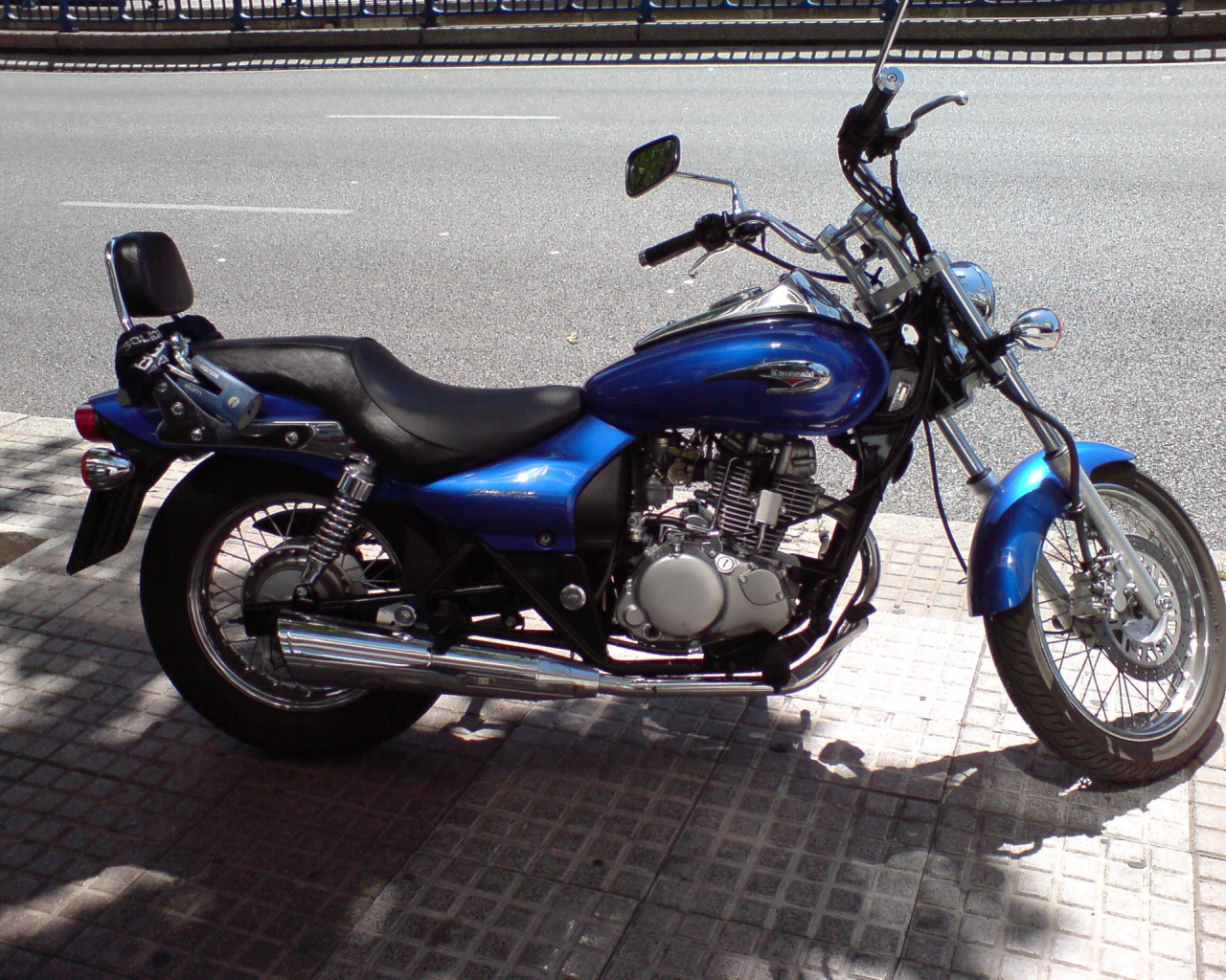 Красивый мотоцикл Suzuki Marauder 125