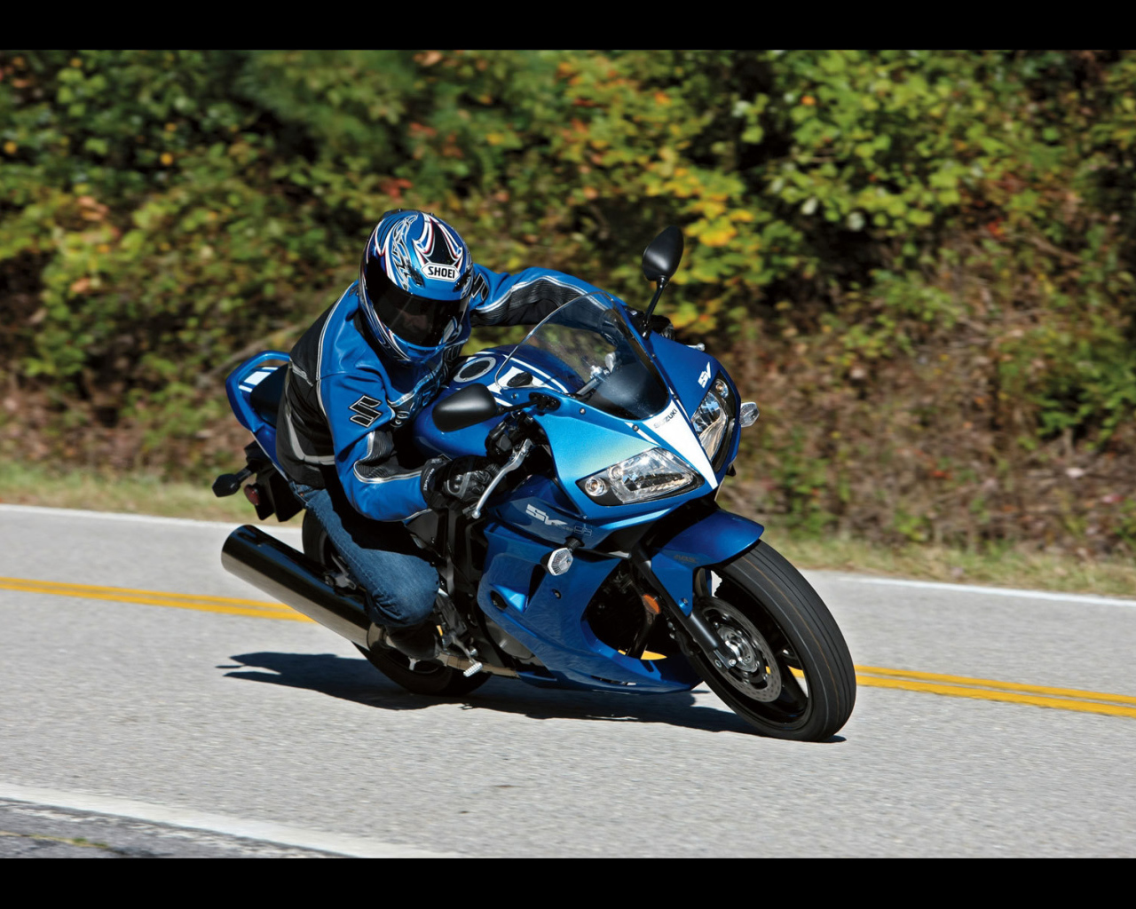 Красивый мотоцикл Suzuki SV 650 S