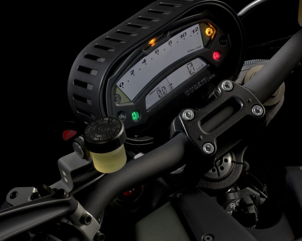 Красивый мотоцикл в москве Ducati Monster Diesel