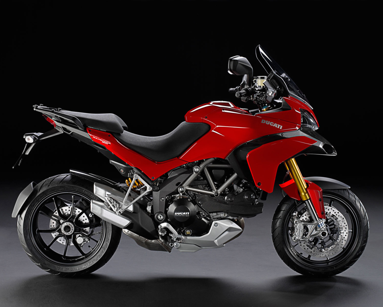 Красивый мотоцикл в москве Ducati Multistrada 1200