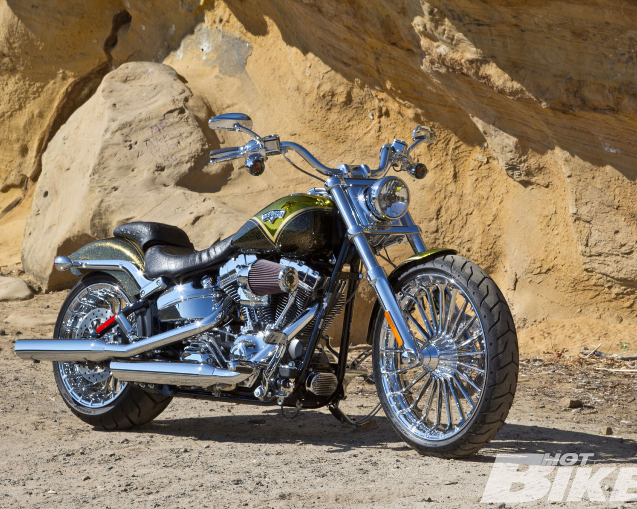 Красивый мотоцикл в москве Harley-Davidson CVO Road King