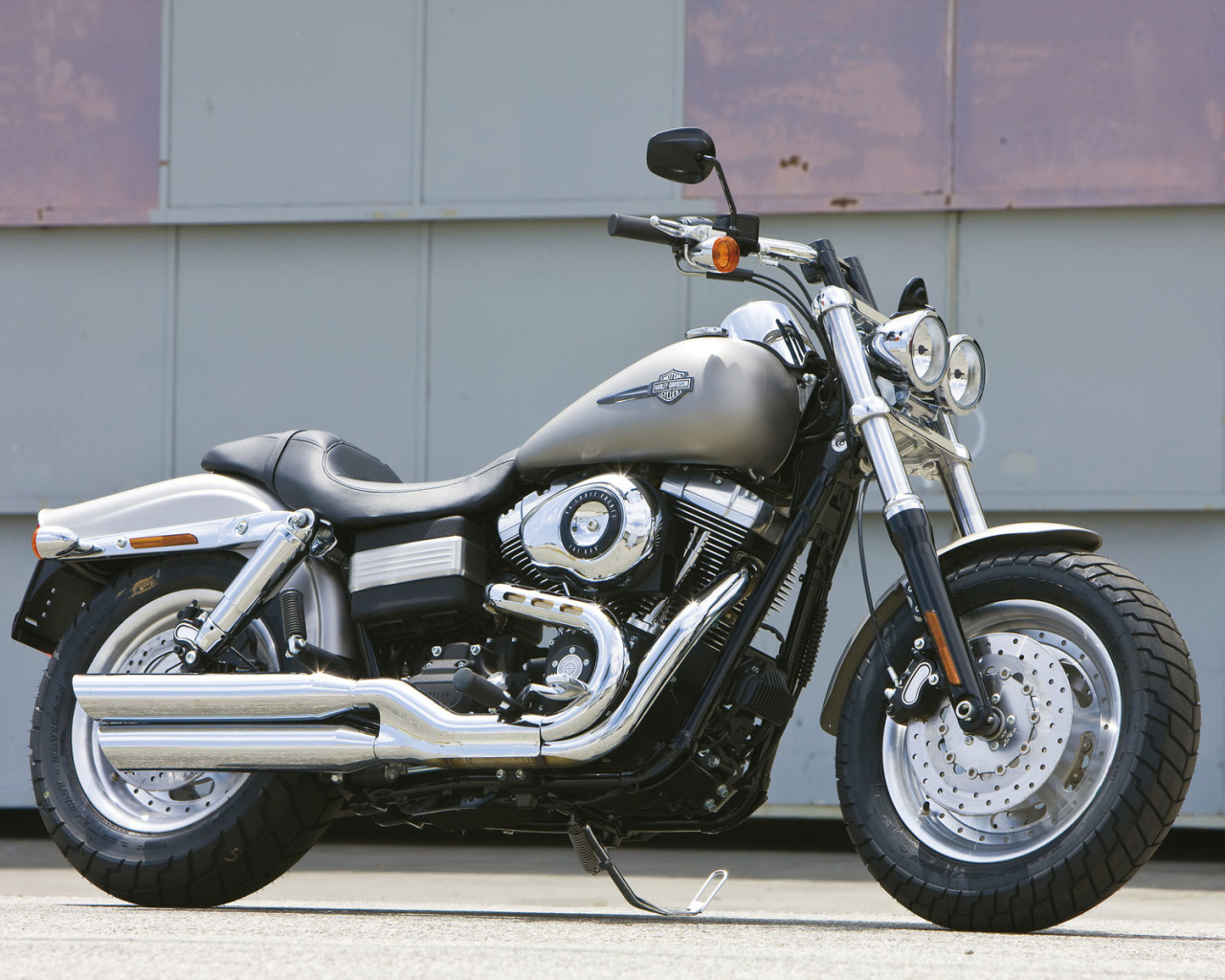 Красивый мотоцикл в москве Harley-Davidson Dyna Fat Bob