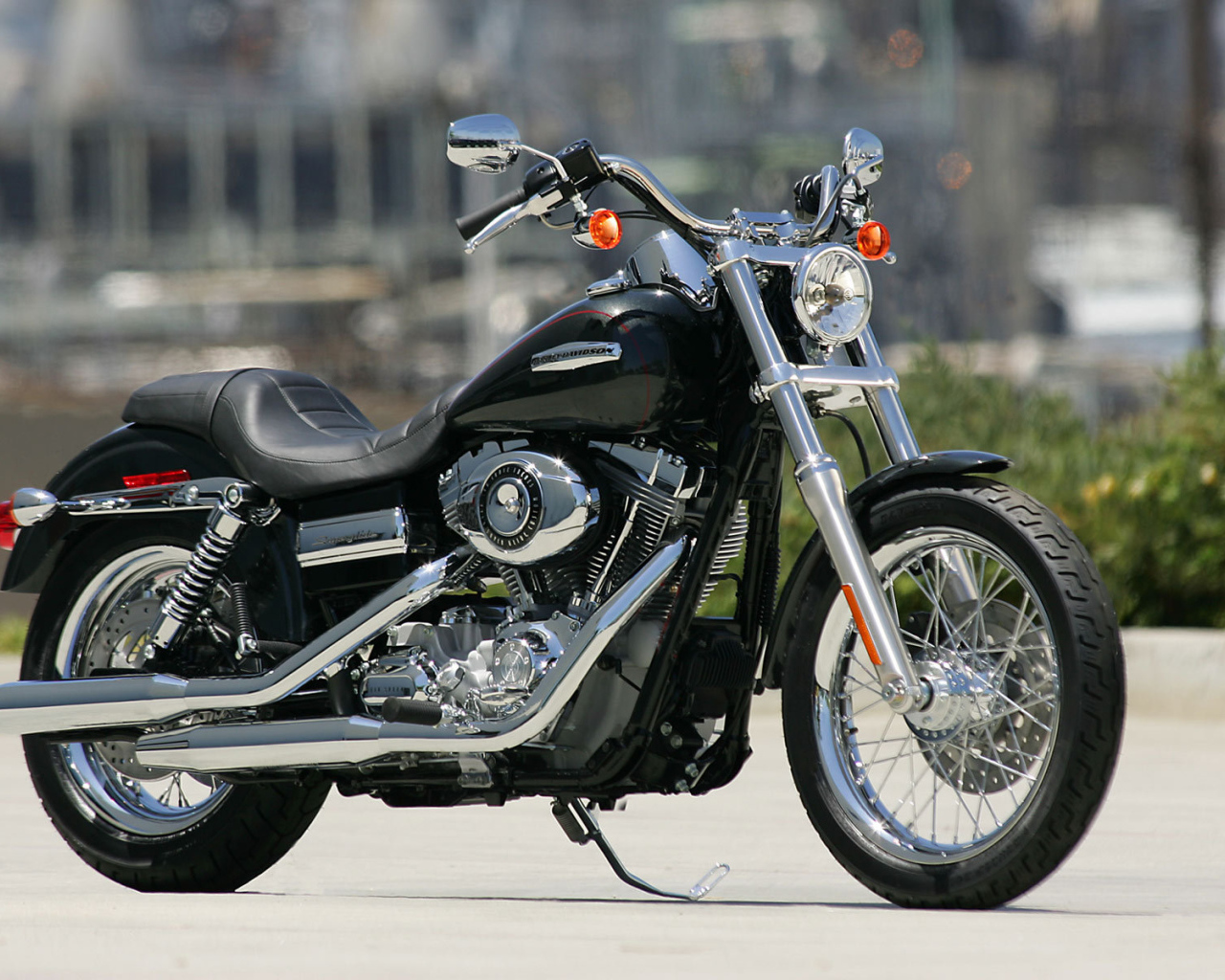 Красивый мотоцикл в москве Harley-Davidson Dyna Super Glide Custom