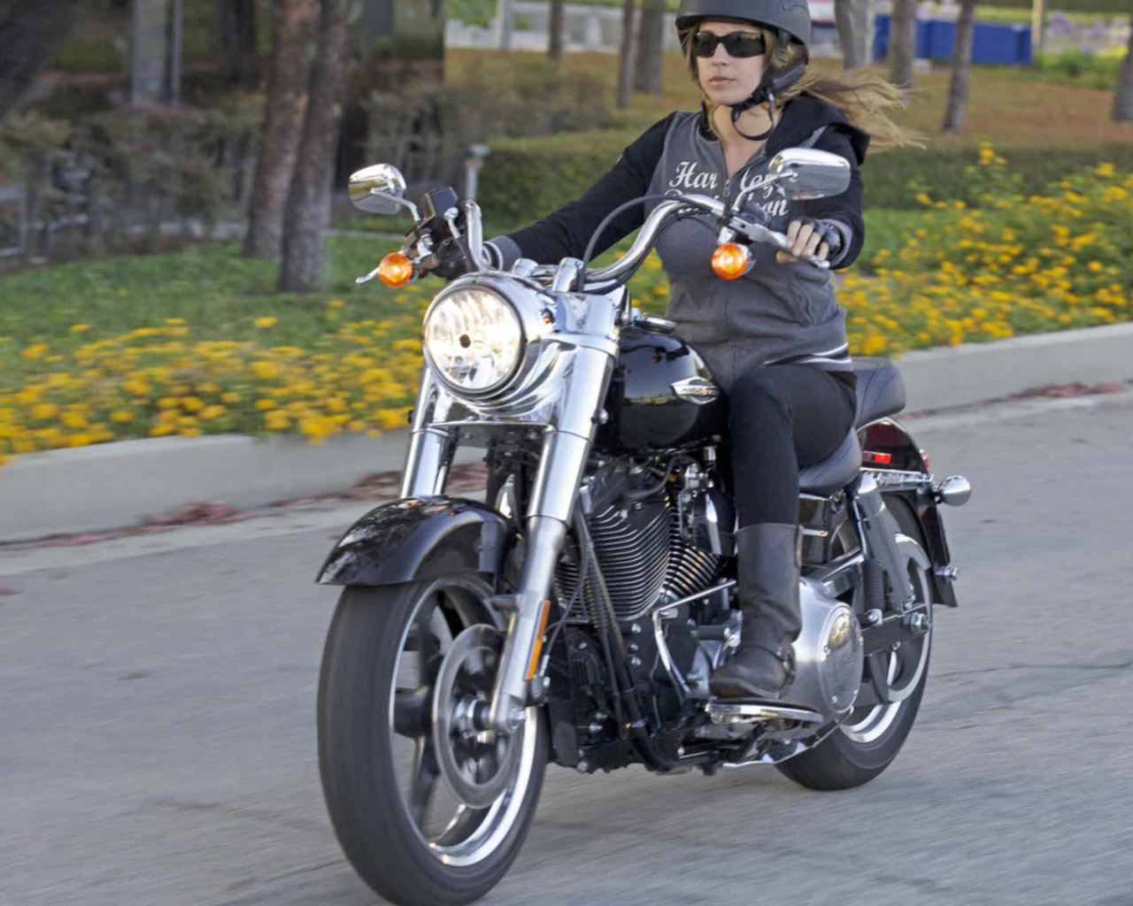 Красивый мотоцикл в москве Harley-Davidson Dyna Switchback