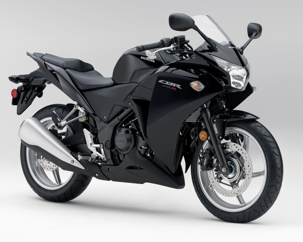 Красивый мотоцикл в москве Honda CBR 250 R