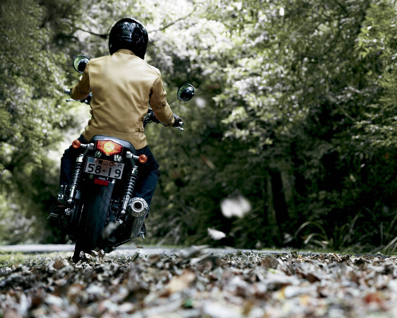 Красивый мотоцикл в москве Honda CB 1100