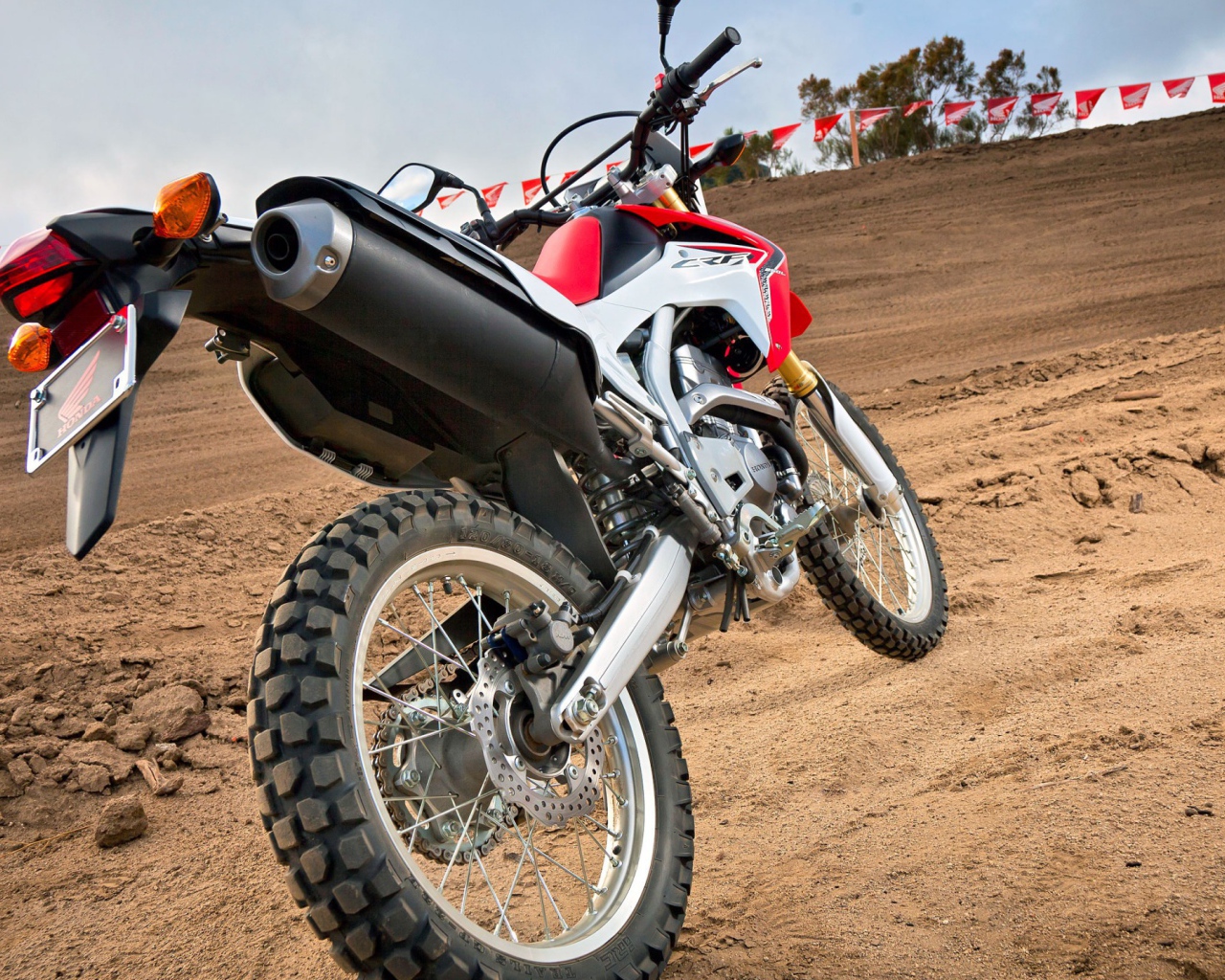 Красивый мотоцикл в москве Honda CRF 250 L