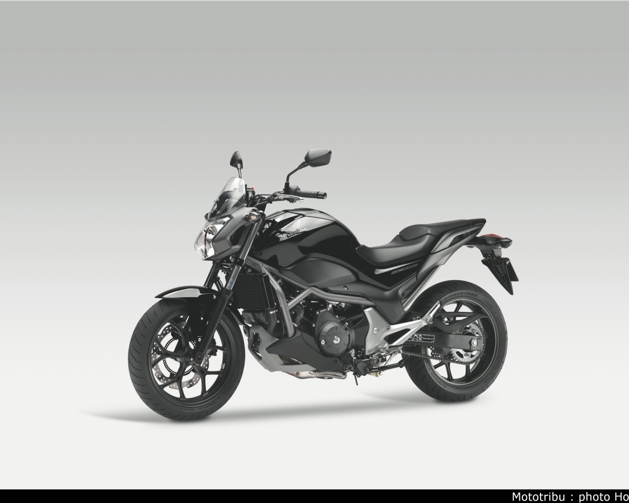Красивый мотоцикл в москве Honda NC 700 S