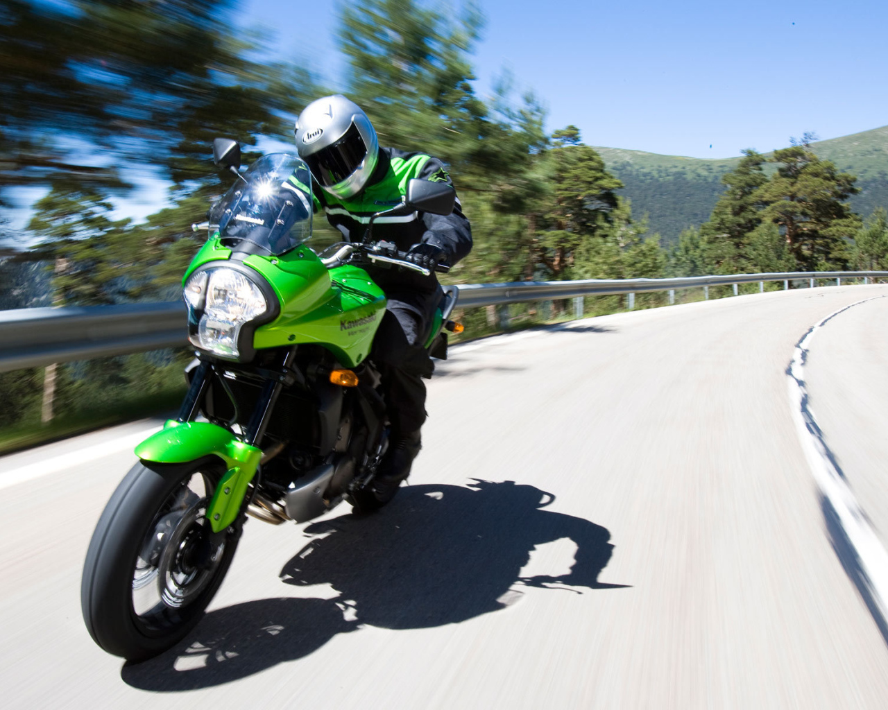 Красивый мотоцикл в москве Kawasaki Versys