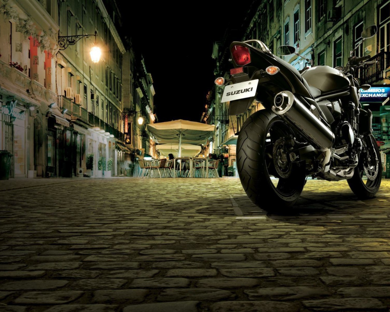 Красивый мотоцикл в москве Suzuki  GSF 1250 S