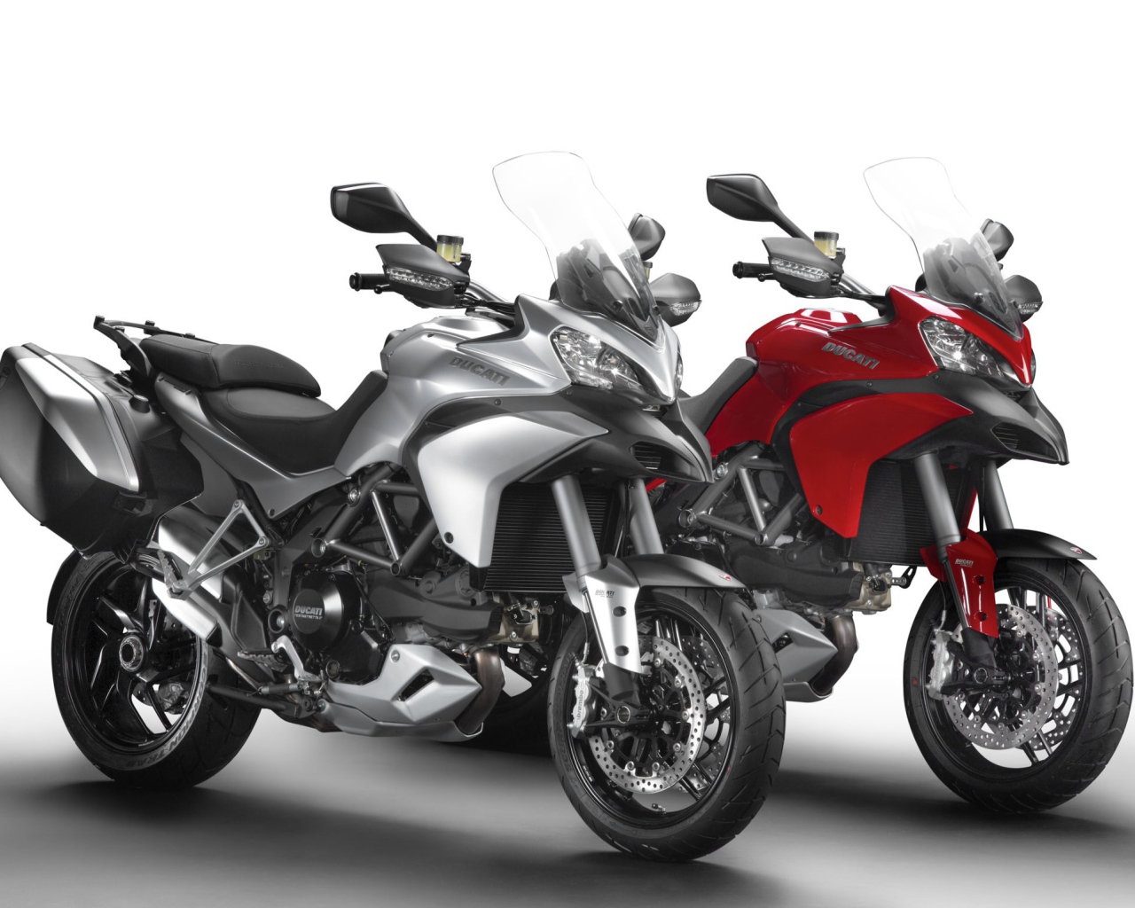 Мотоцикл модели Ducati Multistrada 1200 S Granturismo