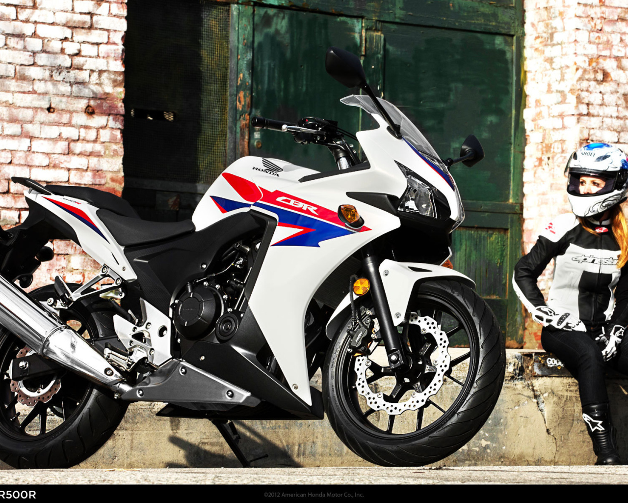 Быстрый мотоцикл Honda CBR 500 R