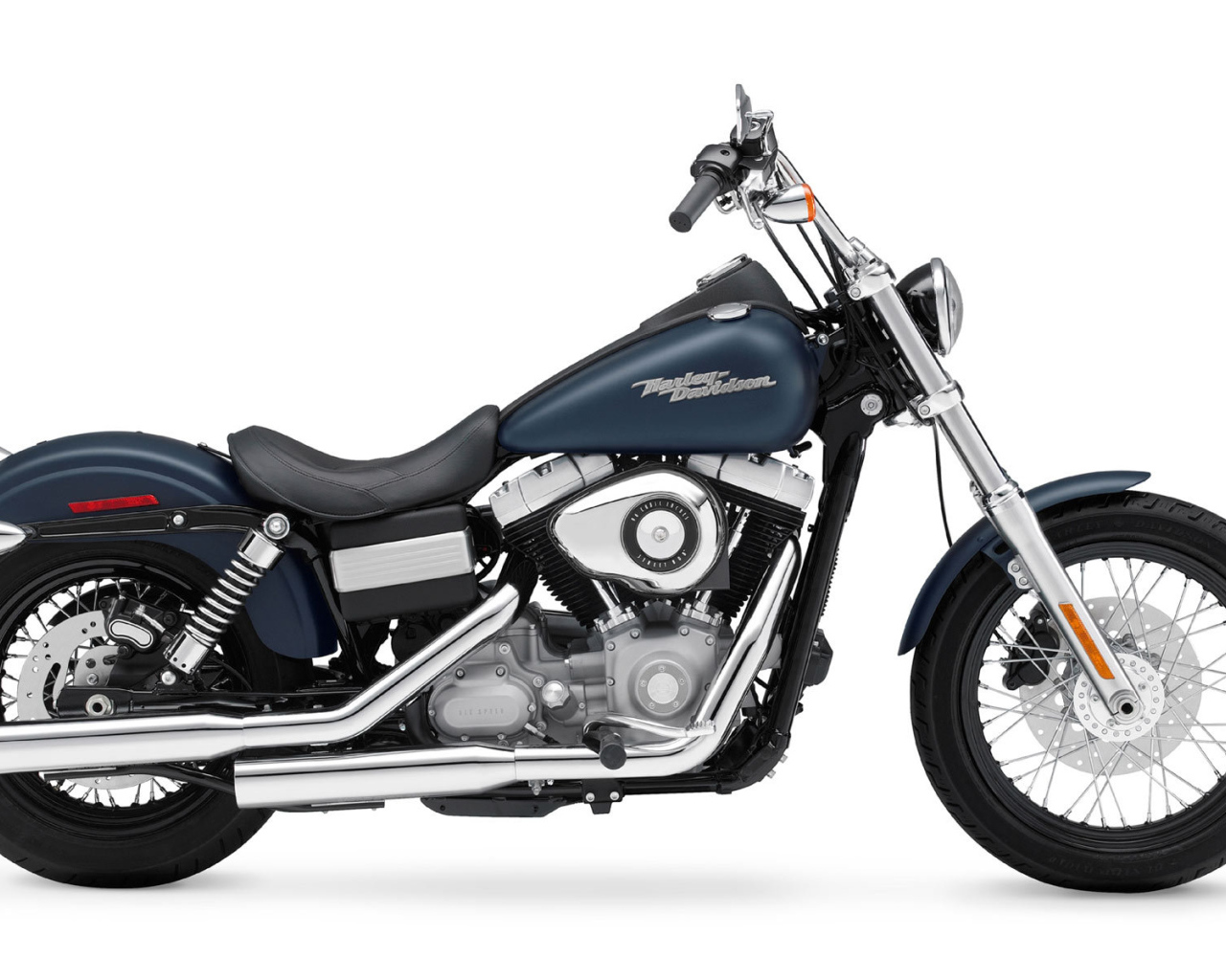 Быстрый мотоцикл Harley-Davidson Dyna Street Bob