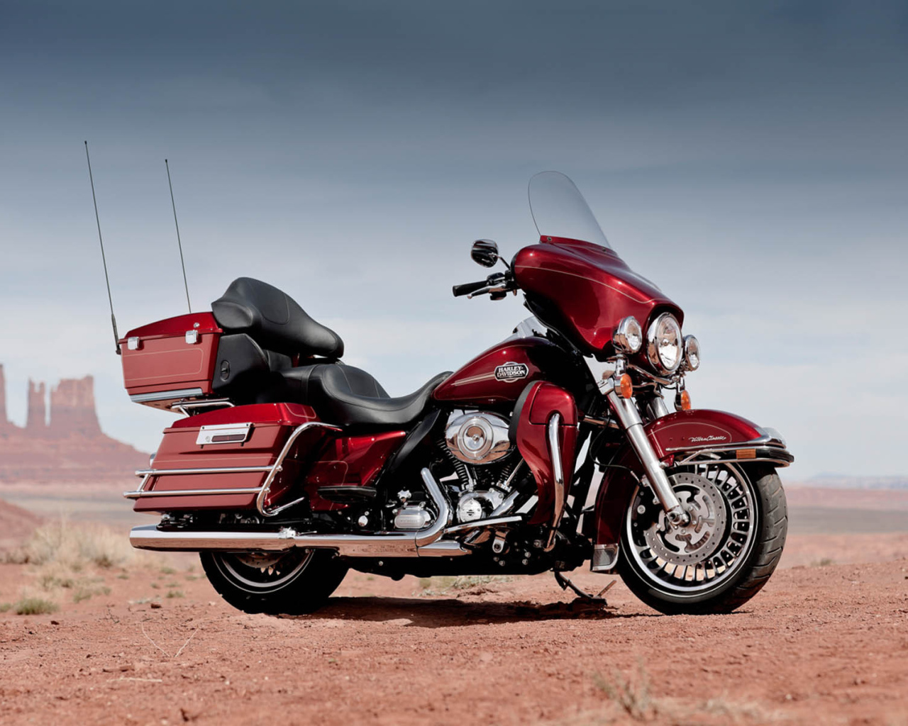 Быстрый мотоцикл Harley-Davidson Electra Glide Ultra Classic