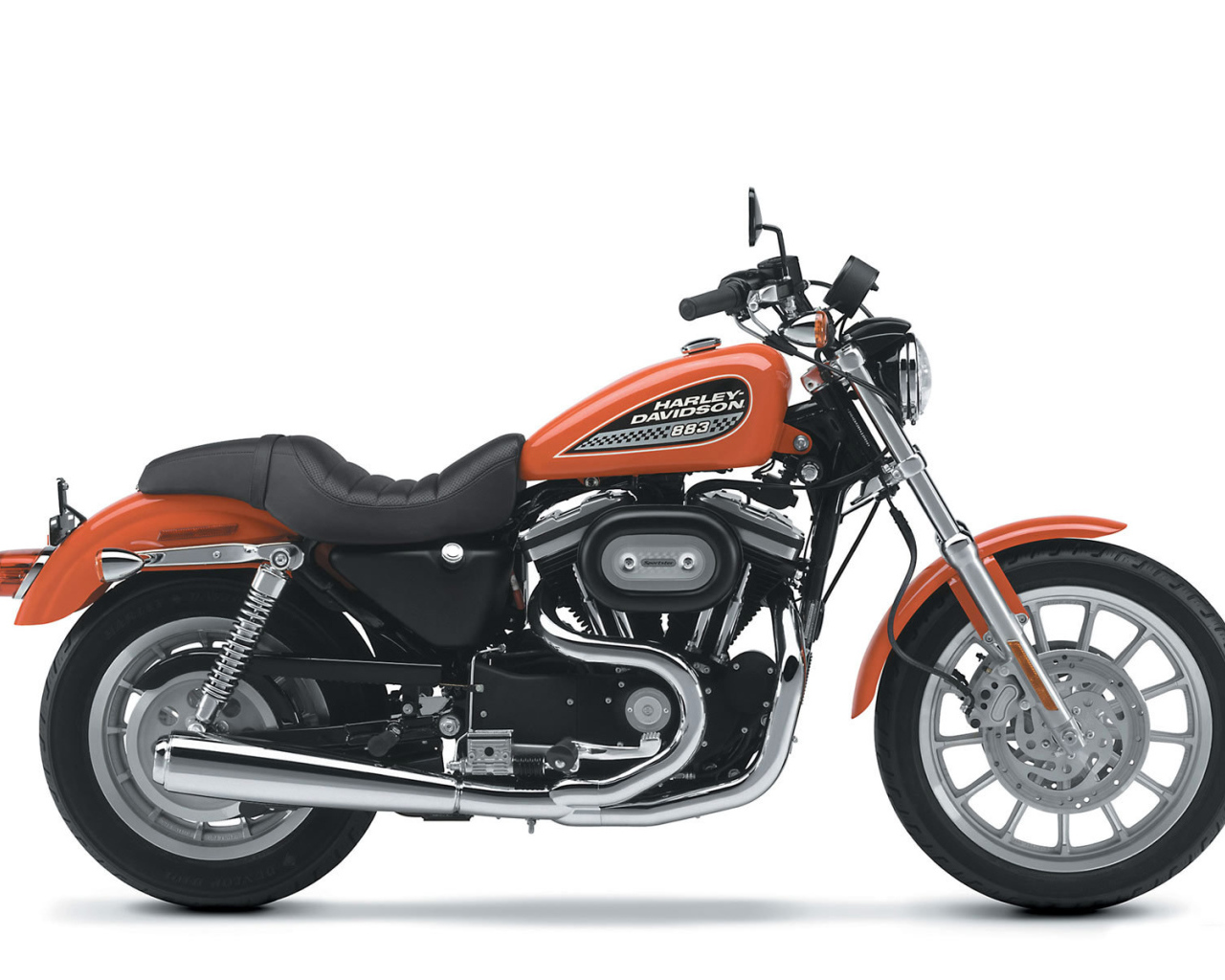 Быстрый мотоцикл Harley-Davidson XL 883R Sportster Roadster