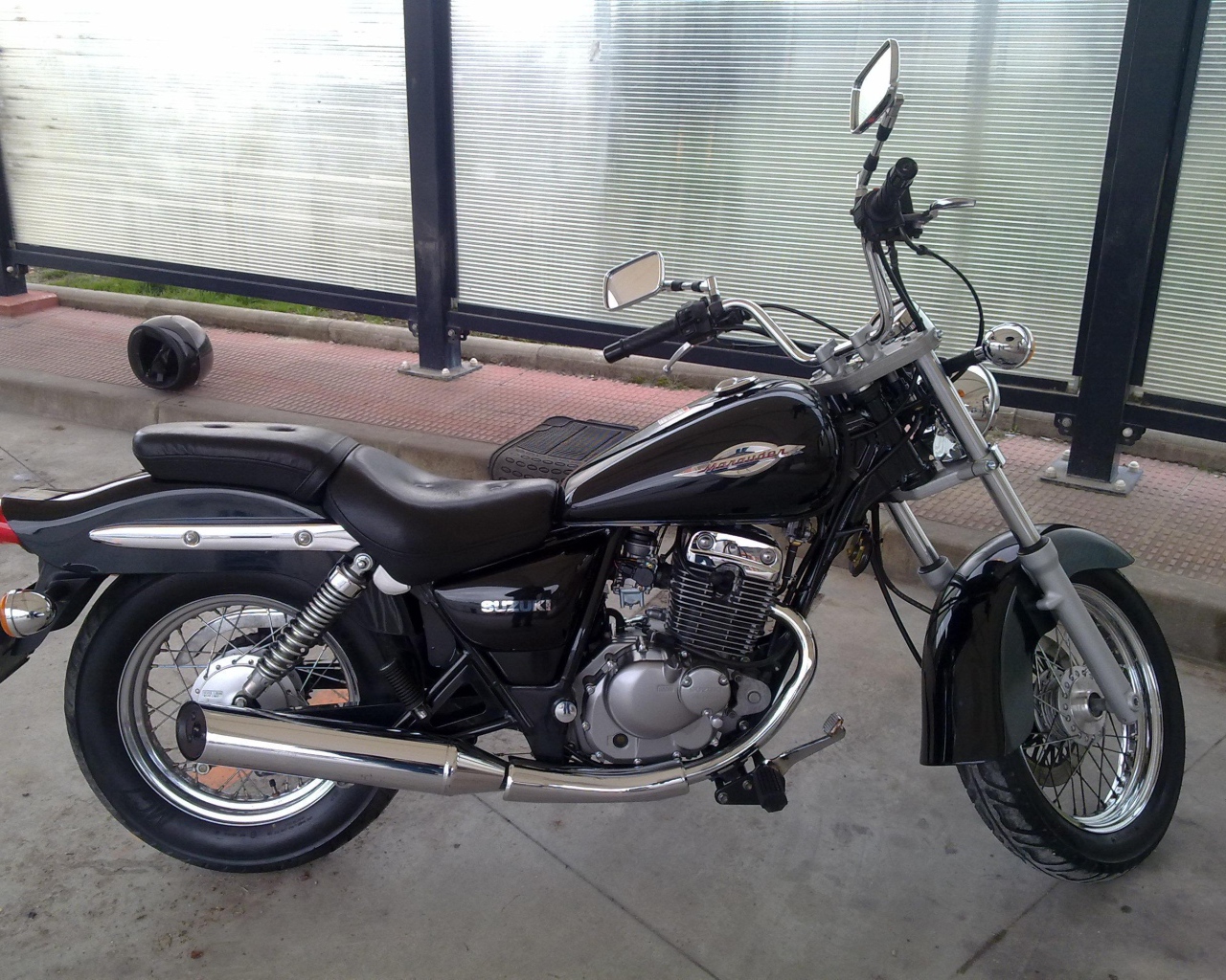 Быстрый мотоцикл Suzuki Marauder 125