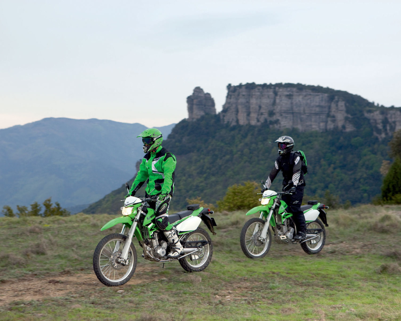 Быстрый мотоцикл Kawasaki KLX 250