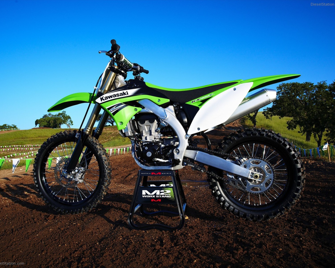 Быстрый мотоцикл Kawasaki KX 450 F