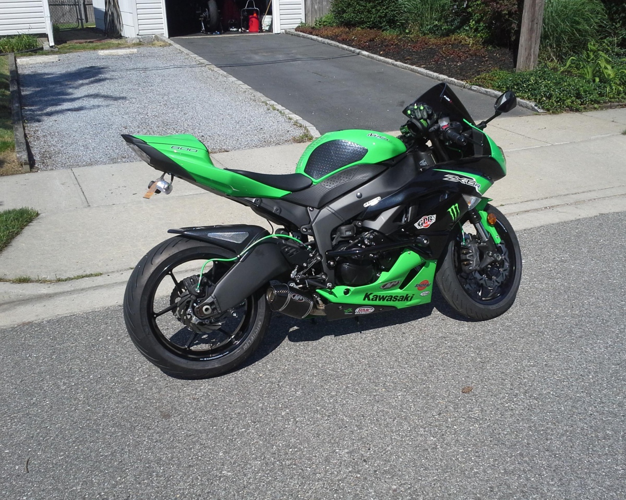 Быстрый мотоцикл Kawasaki Ninja ZX-6R 636 Performance