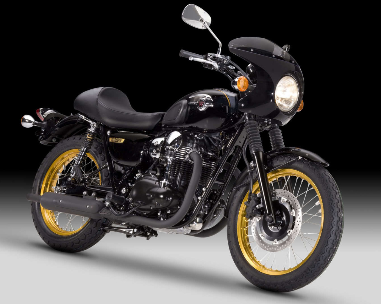 Быстрый мотоцикл Kawasaki W 800