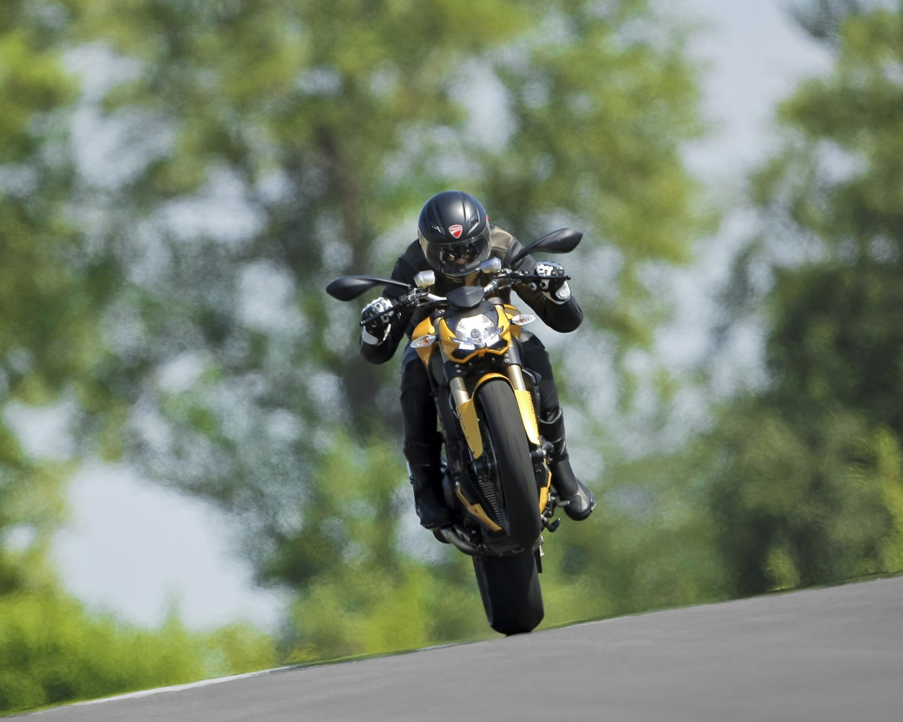 Невероятный мотоцикл Ducati Streetfighter 848