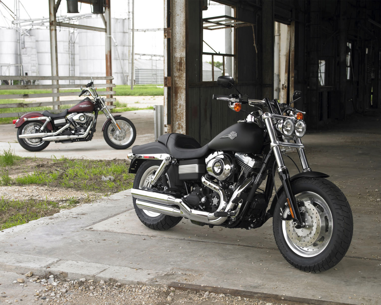 Невероятный мотоцикл Harley-Davidson Dyna Super Glide Custom