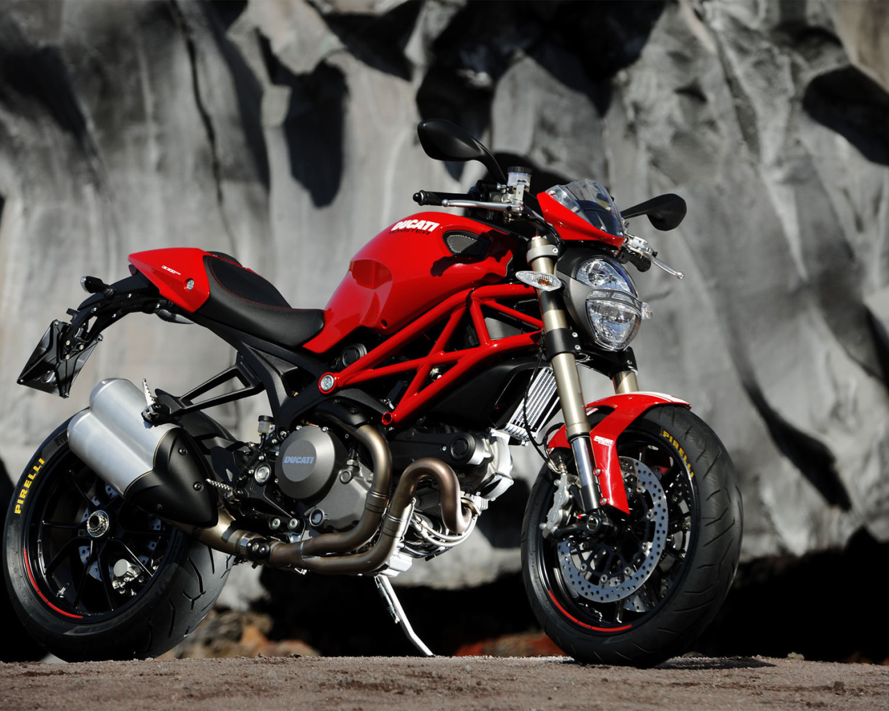 Невероятно быстрый мотоцикл Ducati Monster 1200