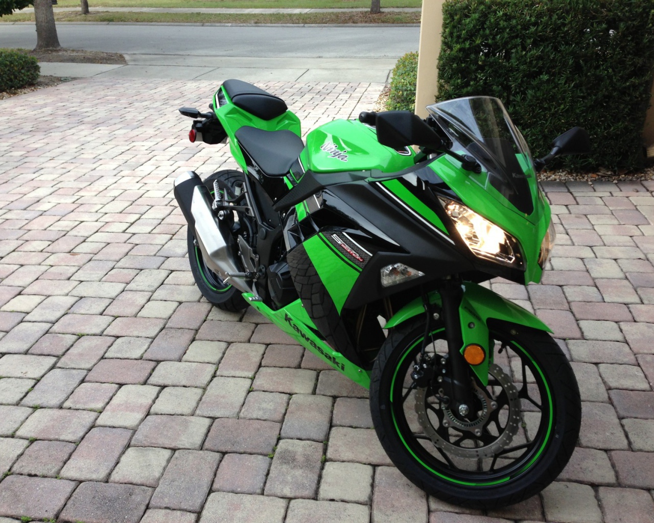 Невероятно быстрый мотоцикл Kawasaki Ninja 300