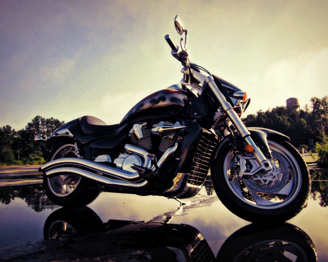 Невероятно быстрый мотоцикл Suzuki Intruder C800C