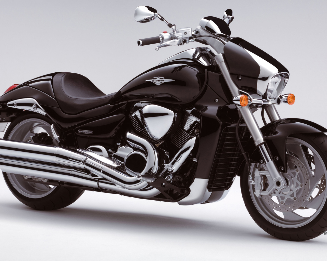 Невероятно быстрый мотоцикл Suzuki Intruder M1800 R
