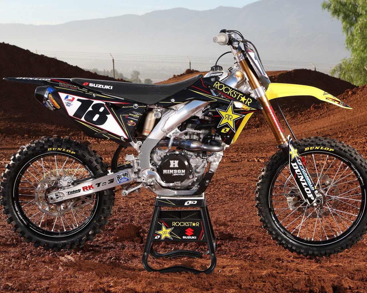 Невероятно быстрый мотоцикл Suzuki RMX 450 Z