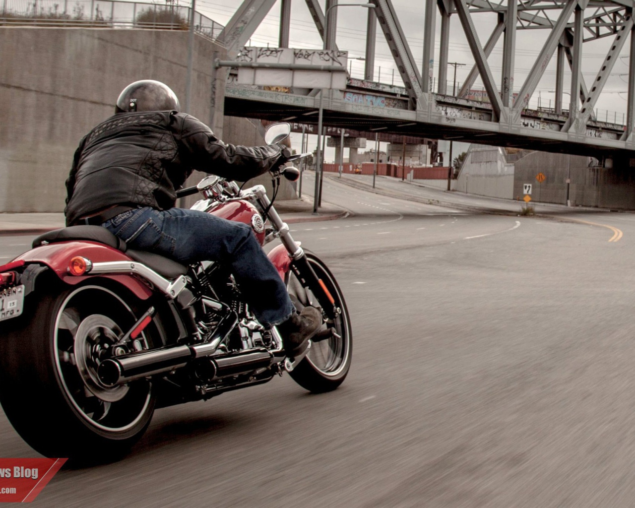 Невероятно быстрый мотоцикл Harley-Davidson CVO Breakout