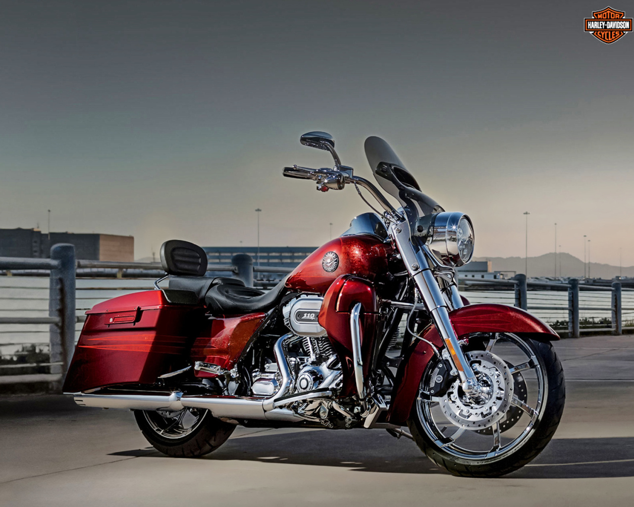 Невероятно быстрый мотоцикл Harley-Davidson CVO Road King