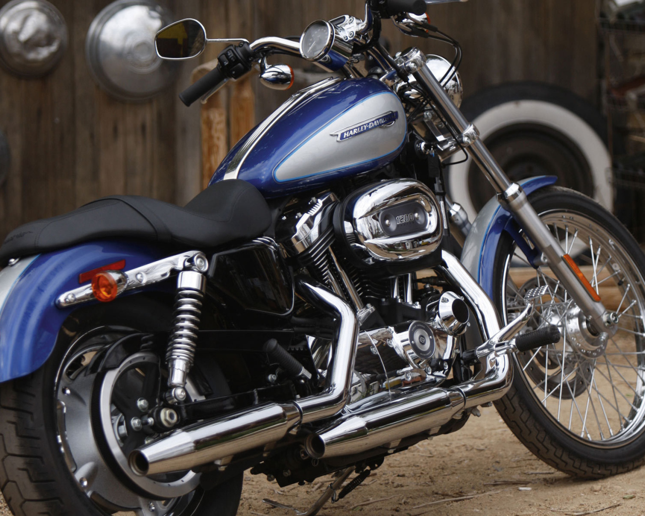 Невероятно быстрый мотоцикл Harley-Davidson XL 1200C Sportster Custom