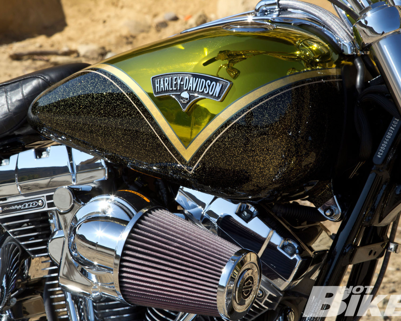 Мотоцикл модели Harley-Davidson CVO Breakout