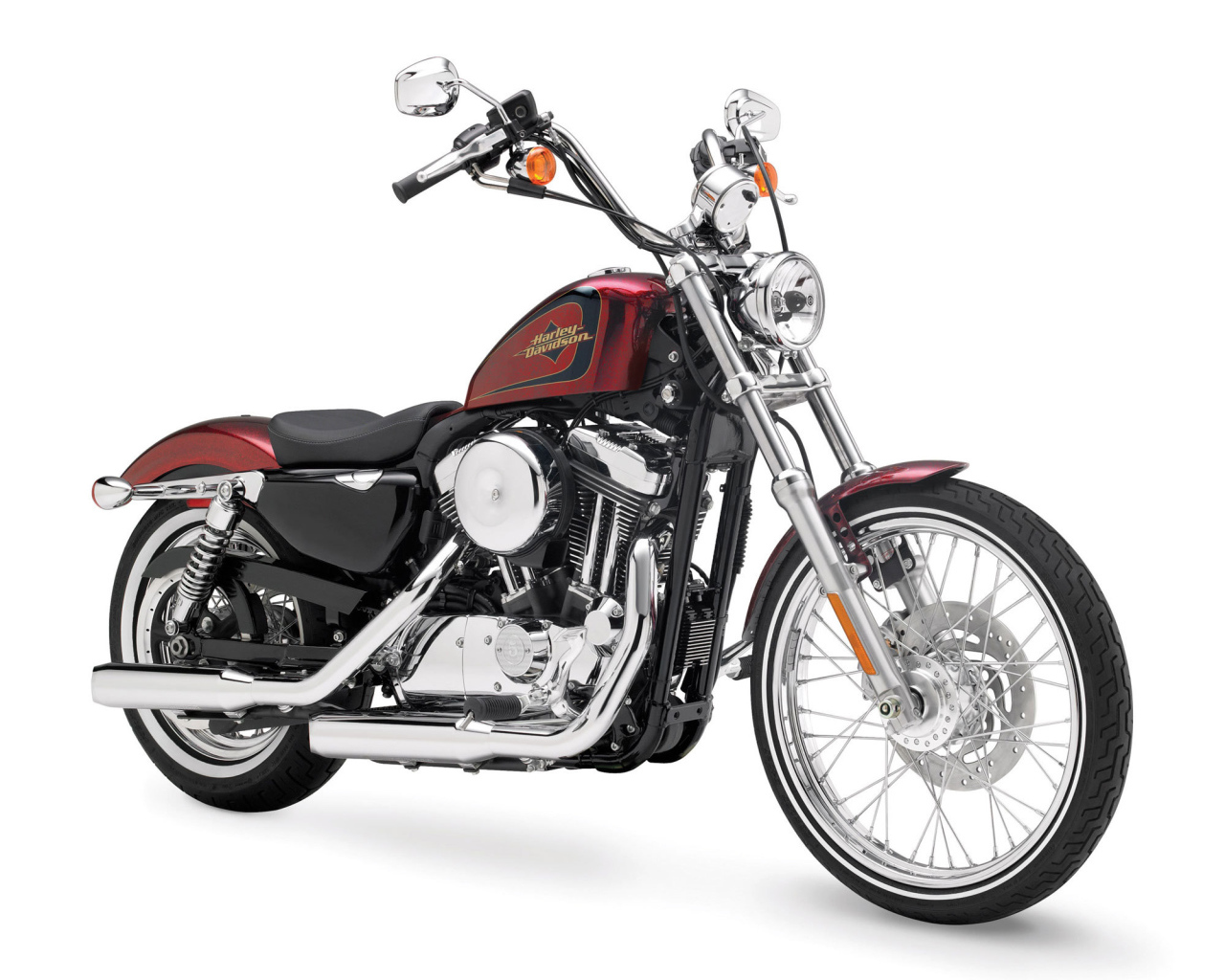 Мотоцикл модели Harley-Davidson XL 1200V Sportster Seventy-Two