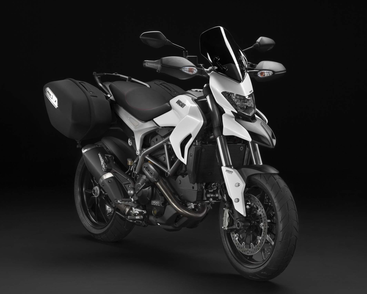 Новый мотоцикл Ducati Hyperstrada