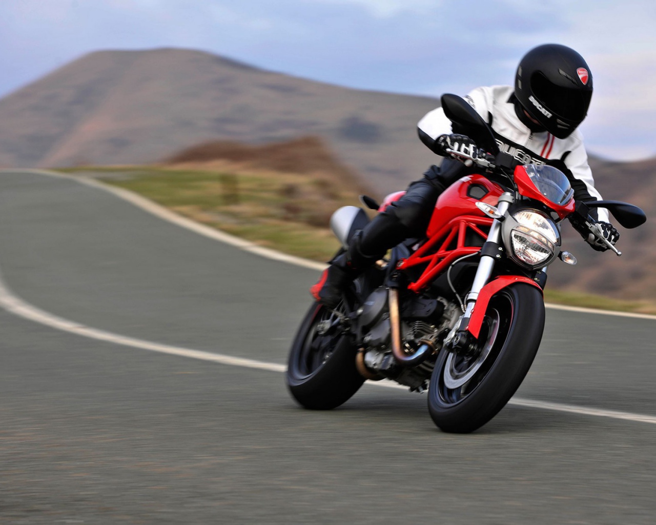 Новый мотоцикл Ducati Monster 1200