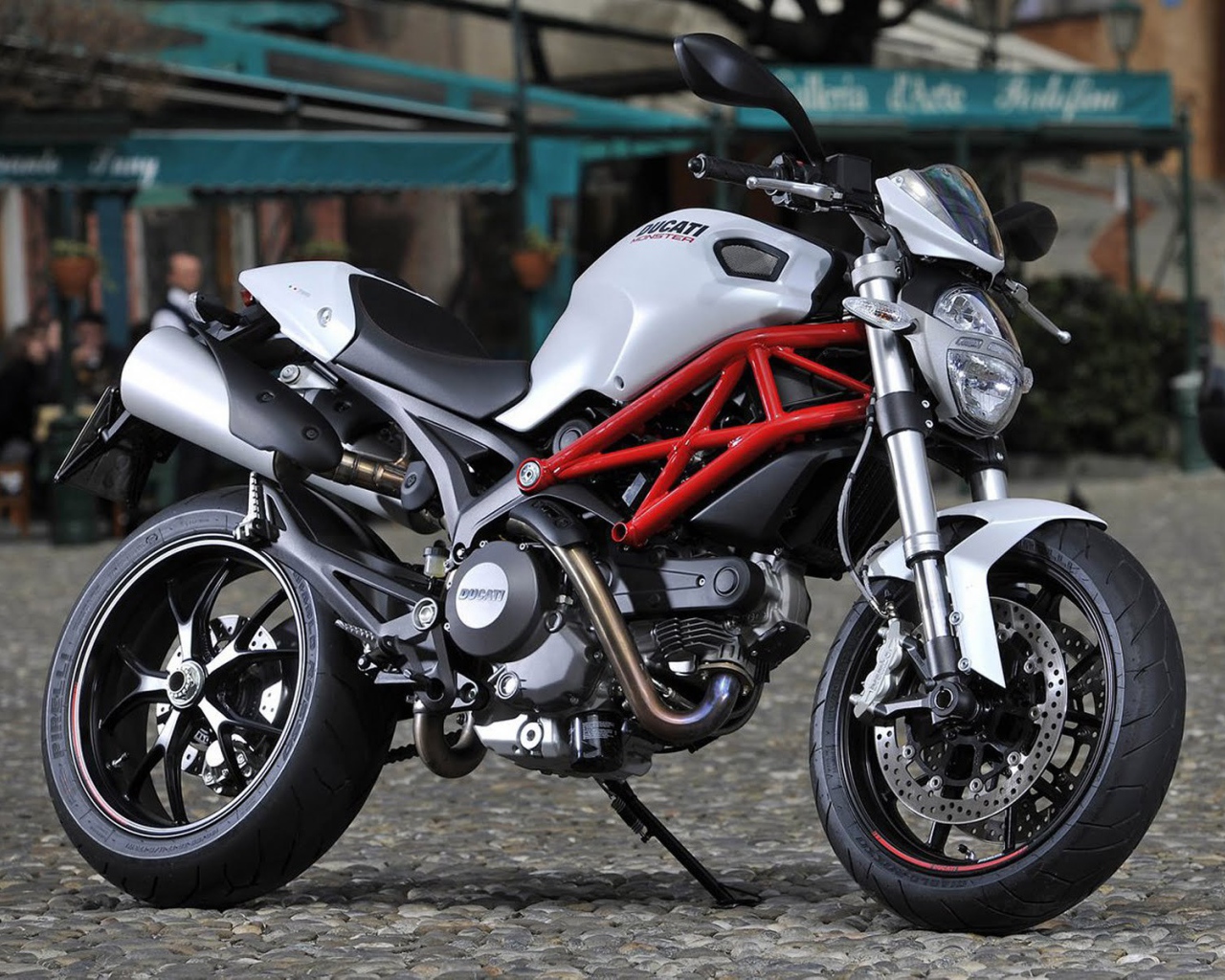 Новый мотоцикл Ducati Monster 796 Corse Stripe