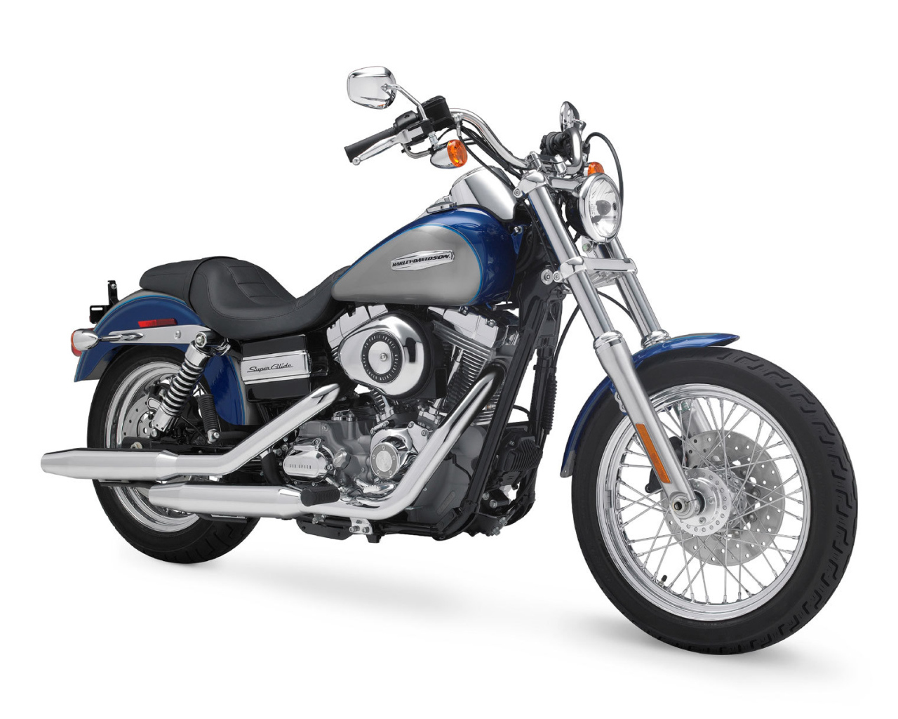 Новый мотоцикл Harley-Davidson Dyna Super Glide Custom