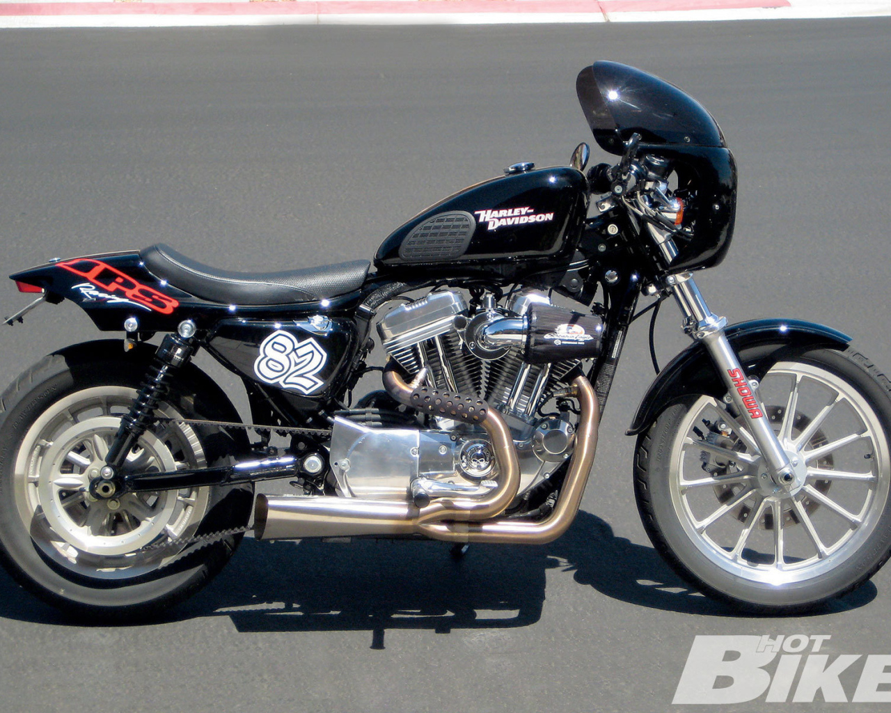 Новый мотоцикл Harley-Davidson XL 883R Sportster Roadster