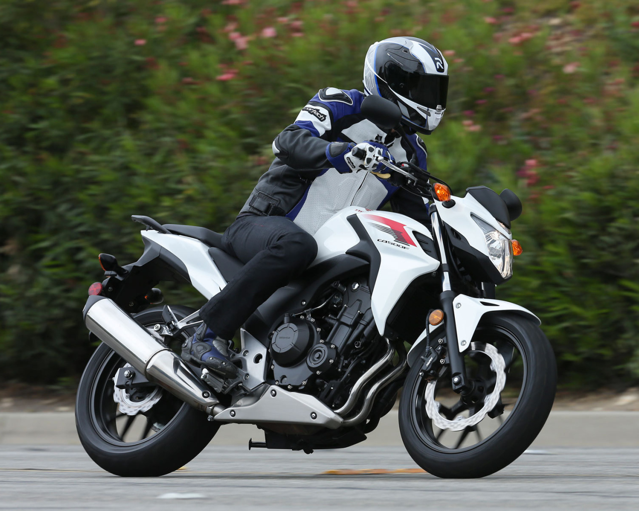 Новый мотоцикл Новый мотоцикл Honda CB 500 F