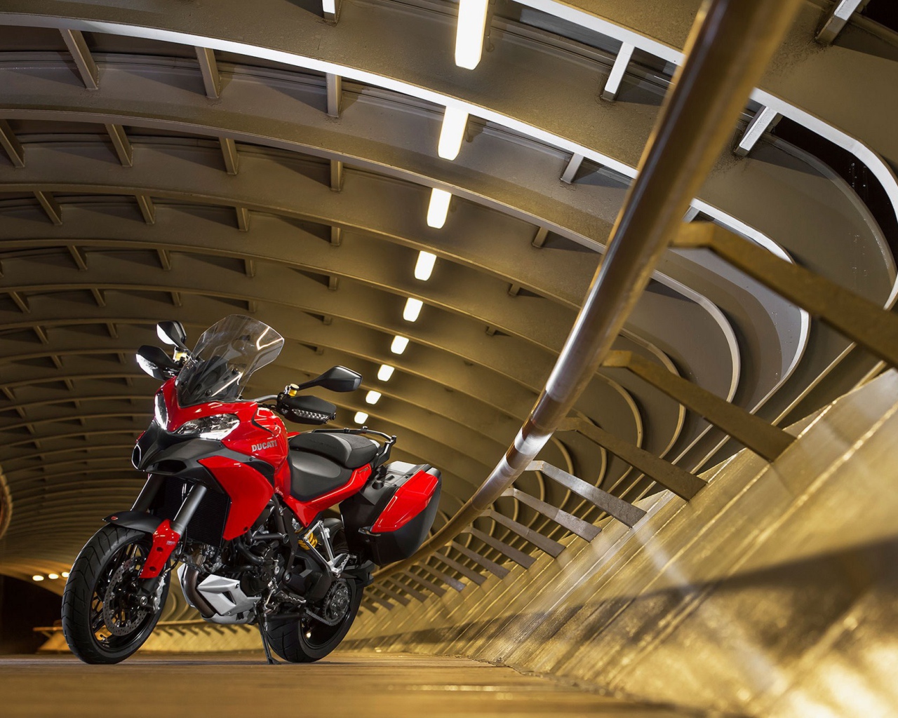 Новый надежный мотоцикл Ducati Multistrada 1200 S Granturismo