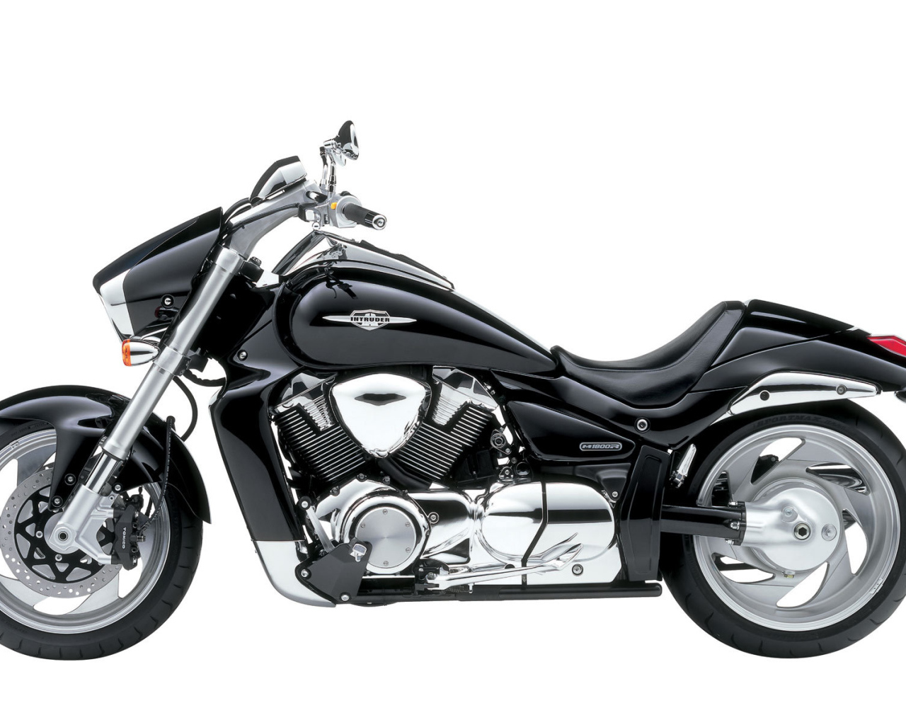 Новый надежный мотоцикл Suzuki Intruder M1800 R