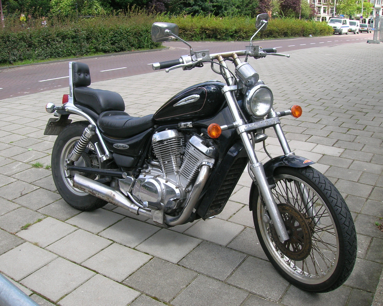 Новый надежный мотоцикл Suzuki Marauder 125