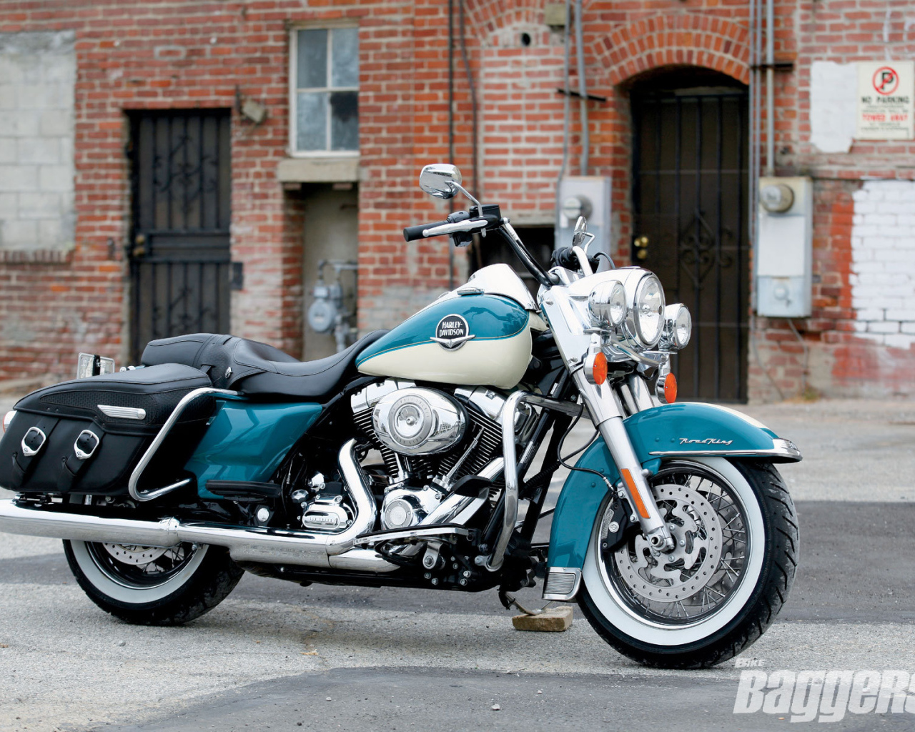 Новый надежный мотоцикл Harley-Davidson CVO Road King