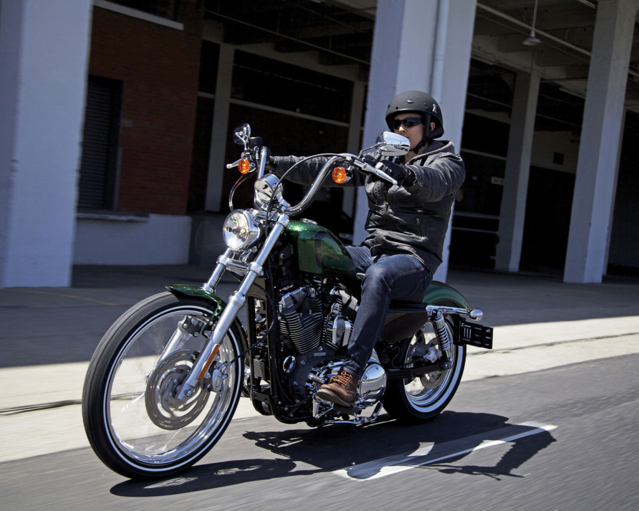 Новый надежный мотоцикл Harley-Davidson XL 1200V Sportster Seventy-Two